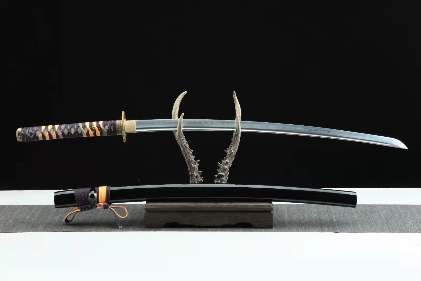 Chita Katana (Carbon Steel 1060 Real Hamon & Rayskin) | Katana Sword