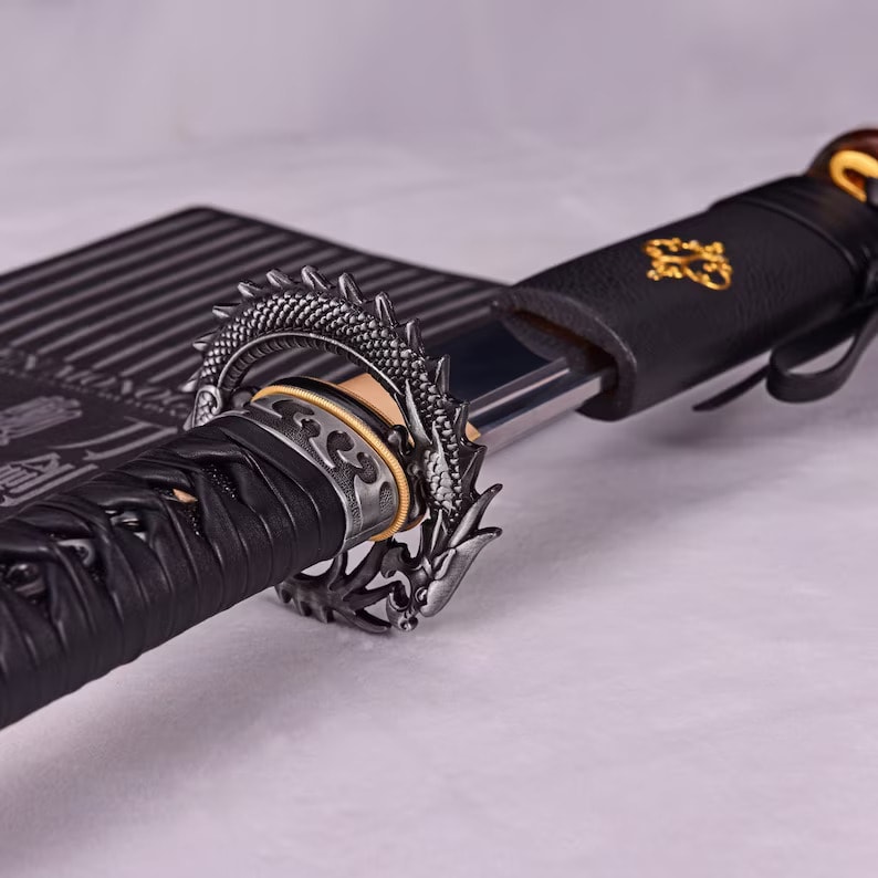 Katana Black Dragon (1095 carbon steel & Hamon) | Katana Heaven